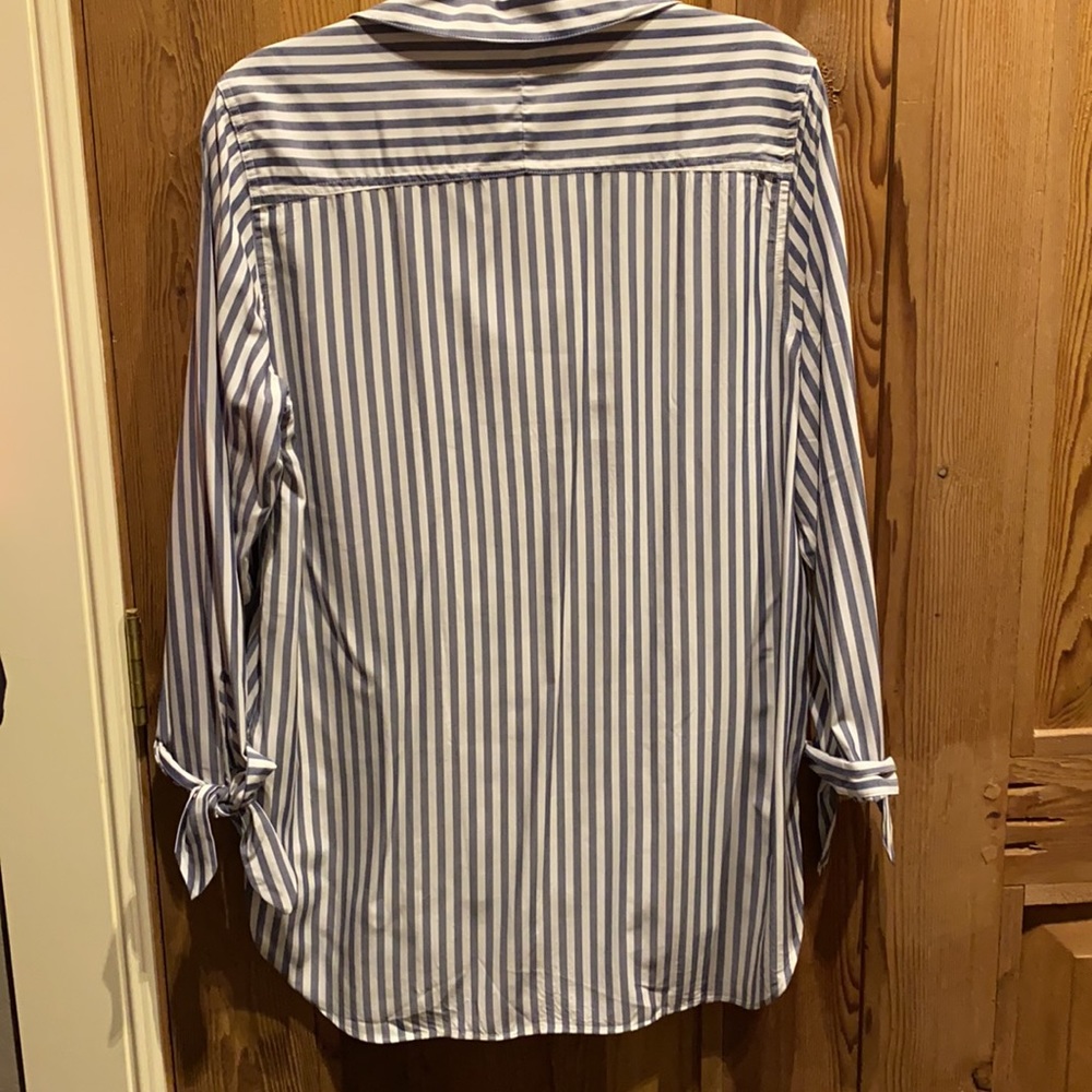 J.Crew wrist tie, long sleeve pullover blouse. - Picture 2 of 3